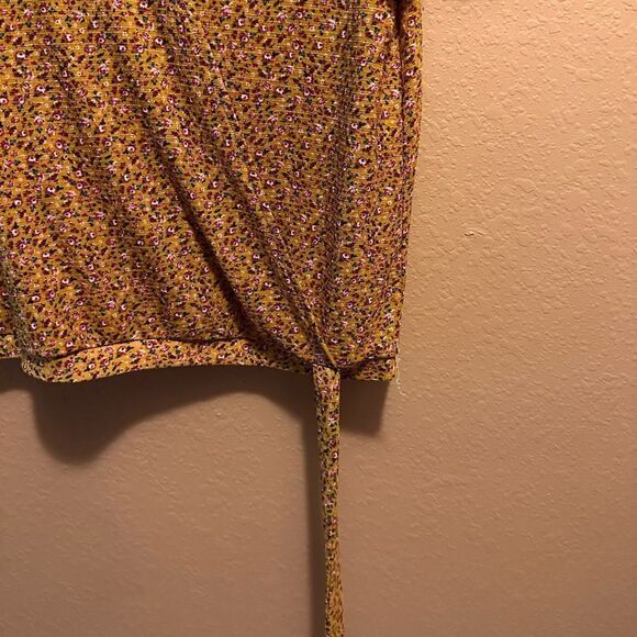 Charming Charlie floral top - Picture 6 of 8